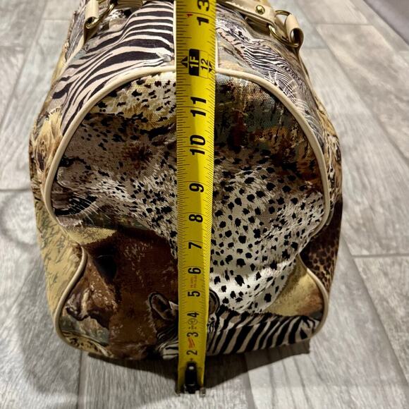 African Animal Safari Themed Medium Duffle & Small Crossbody bag - Picture 12 of 15